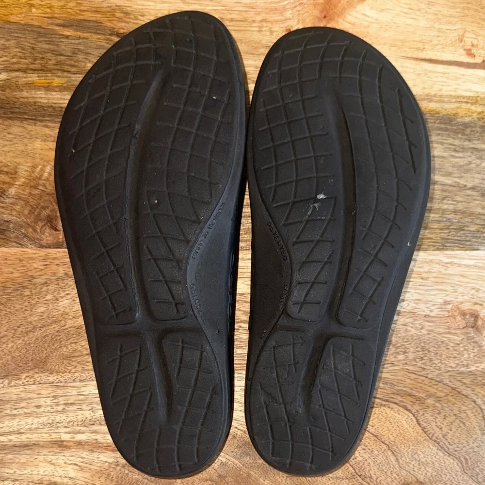 Oofos Oolsla Luxe Recovery  women’s size 9 Flip Flop Sandals Atlantis Blue - Picture 5 of 7